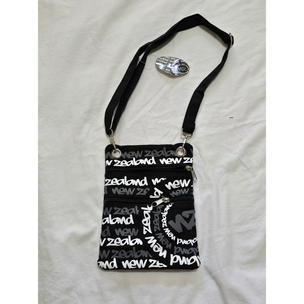 NWT New Zealand Souvenir Black White Word Art Crossbody Bag Small Travel /0175